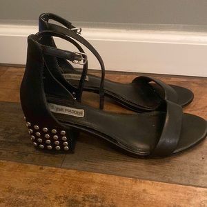 Steve Madden size 9 sandal with studded heel